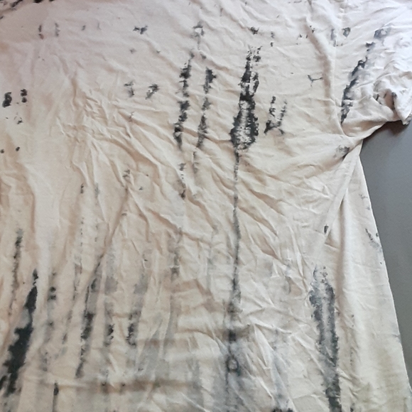 Tshirt - Picture 2 of 2